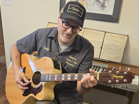 UX Designer & Researcher Mike Scarpiello Transformed His Career by Becoming a Guitar Gearhead